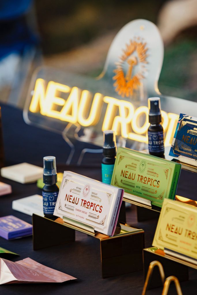 NEAU TROPICS